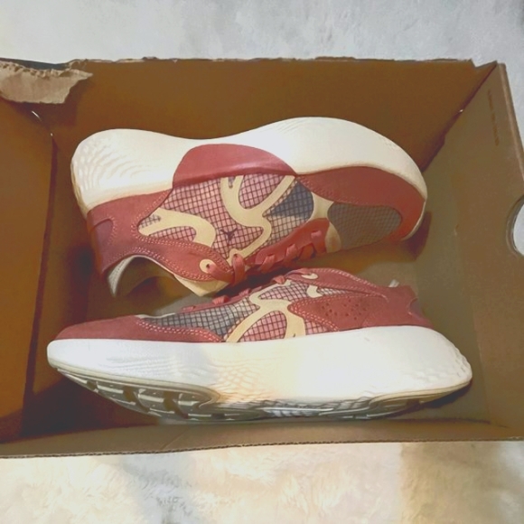 WMNS Delta 3 Low Sneaker - Picture 10 of 11